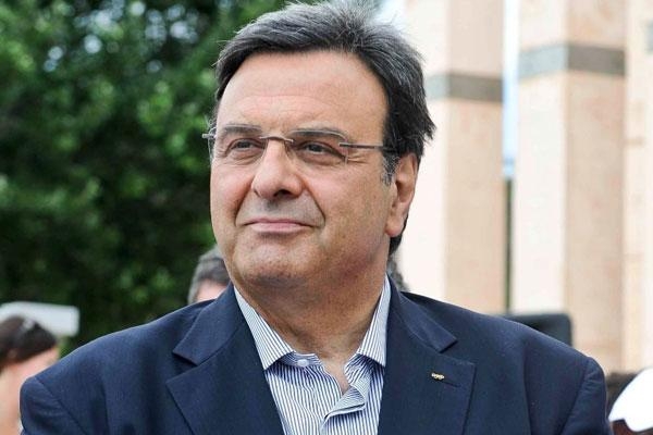 Παραπομπή Κούβελου για την υπόθεση του ενός εκατομμυρίου δολαρίων - Media