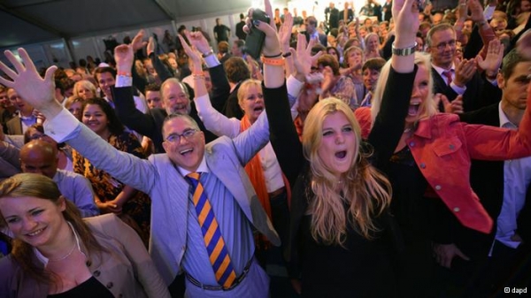 Νικητές οι Φιλελεύθεροι στην Ολλανδία   - Media