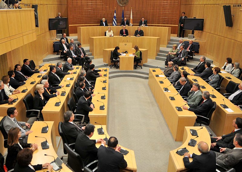 Πέρασαν οι αποκρατικοποιήσεις από την κυπριακή Βουλή - Media