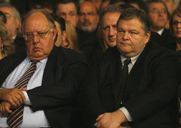 Αλλαγή ηγεσίας στο ΠΑΣΟΚ ζήτησε ο Πάγκαλος - Media