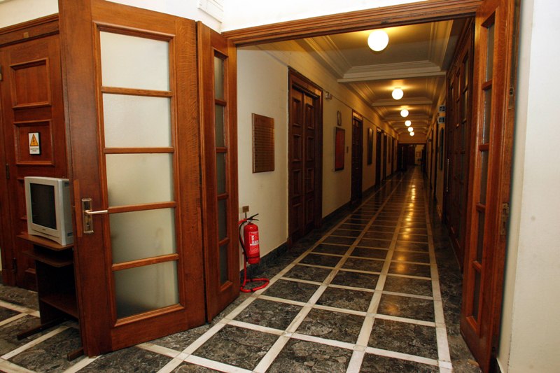 Παιδιά και… αποπαίδια:  Οι βουλευτές θα αξιολογούν οι ίδιοι τους υπαλλήλους τους. - Media