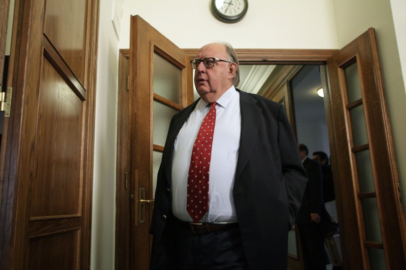 Το ΠΑΣΟΚ πρέπει να σταματήσει να υπάρχει λέει ο Πάγκαλος - Media