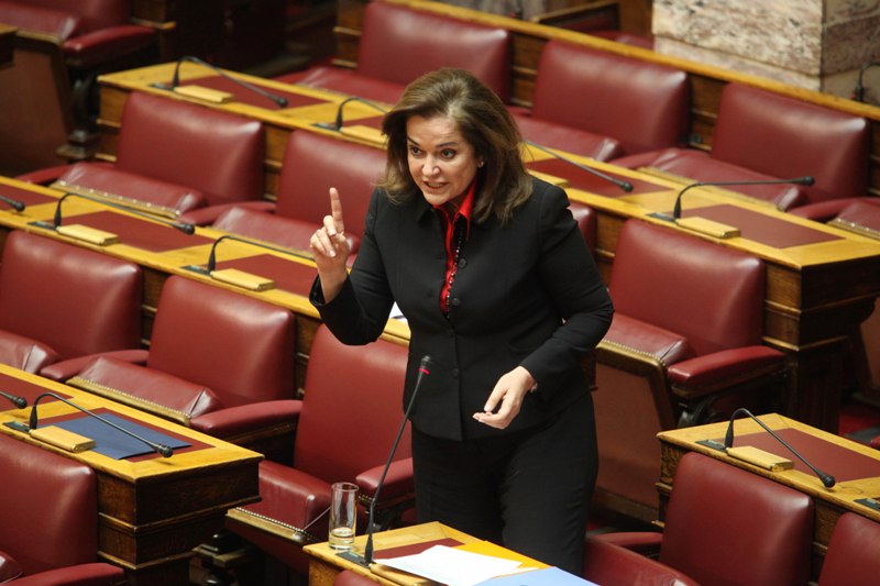 Η Ντόρα…πήρε τ΄ όπλο της!.. - Media