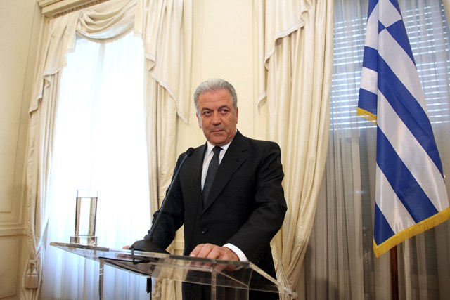 Με… δηλώσεις δεν βάφονται αυγά
  - Media