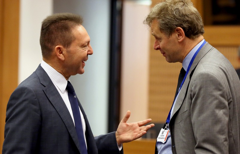 Μέσω τηλεδιασκέψεων θα μιλούν Στουρνάρας - τρόικα - Media