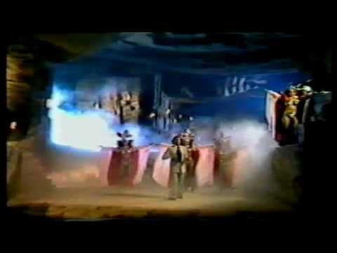 Τζορτζ Χάρισον και Χούλιο Ιγκλέσιας: Οι βασανιστές του Πινοσέτ... - Media