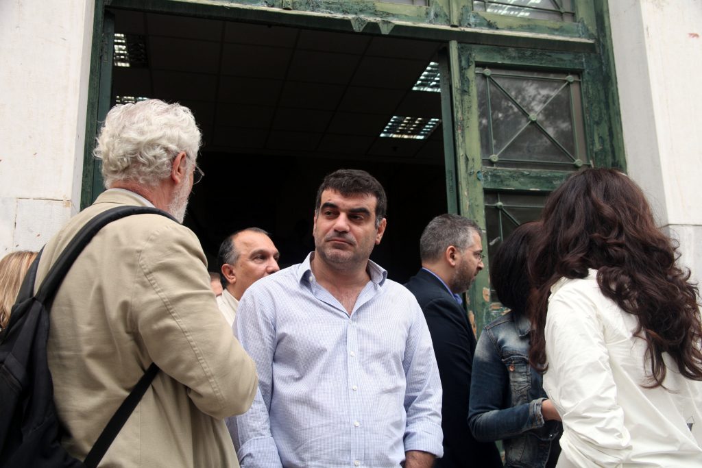 Αθωώθηκε ο Βαξεβάνης - Media