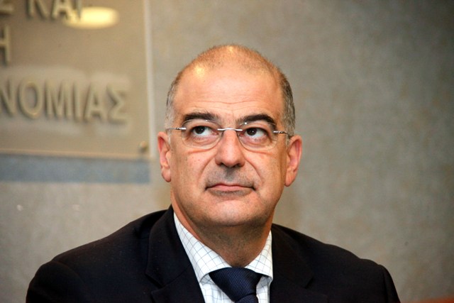 Ο Δένδιας και ο Μαλαπάρτε - Media