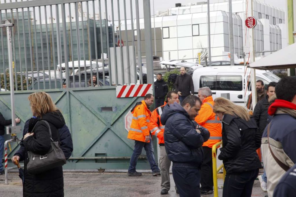 Εμμένουν οι εργαζόμενοι στα ΜΜΜ – «Νεκρώνουν» οι δημόσιες συγκοινωνίες - Media