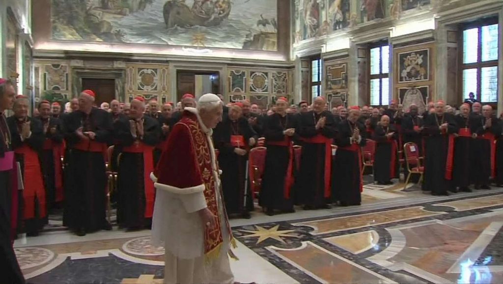 Αποχώρησε από το Βατικανό ο πάπας Βενέδικτος - Media