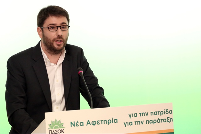 Ανδρουλάκης: Δεν δεχόμαστε μαθήματα υπευθυνότητας από το Σαμαρά με τα Ζάππεια - Media