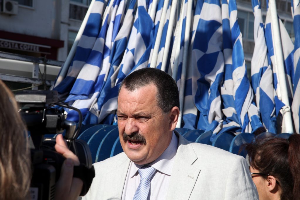 Ήταν και άλλα στελέχη της ΝΔ, εκτός από τον Τ. Μπαλτάκο, σε επαφή με τη Χρυσή Αυγή;  - Media