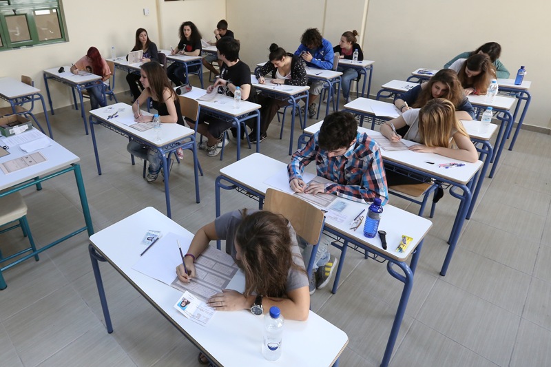Κανονικά οι Πανελλαδικές στην Α’ λυκείου λέει το υπ. Παιδείας - Media