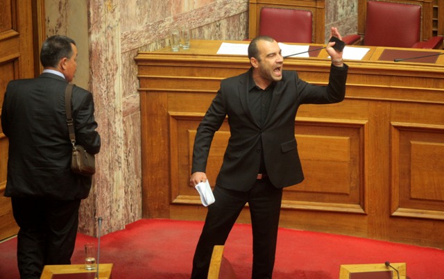 Αποβλήθηκε από την Ολομέλεια ο χρυσαυγίτης βουλευτής Ηλιόπουλος - Media