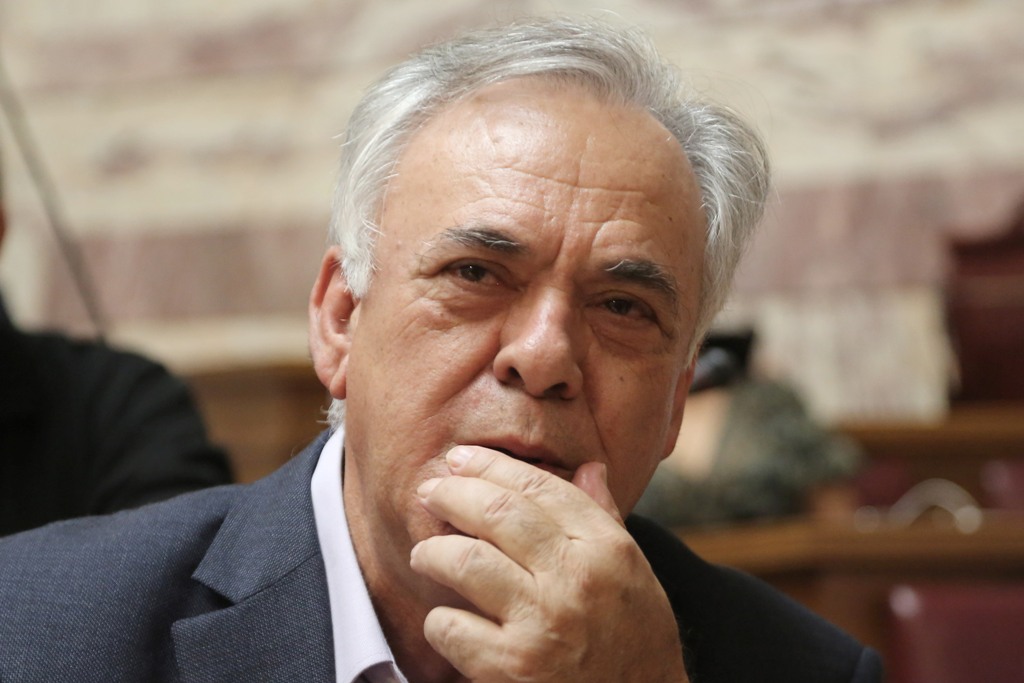 Η Χ.Α. απαιτεί ν’ αλλάζει ο πρόεδρος της Βουλής όταν μιλάει! - Media