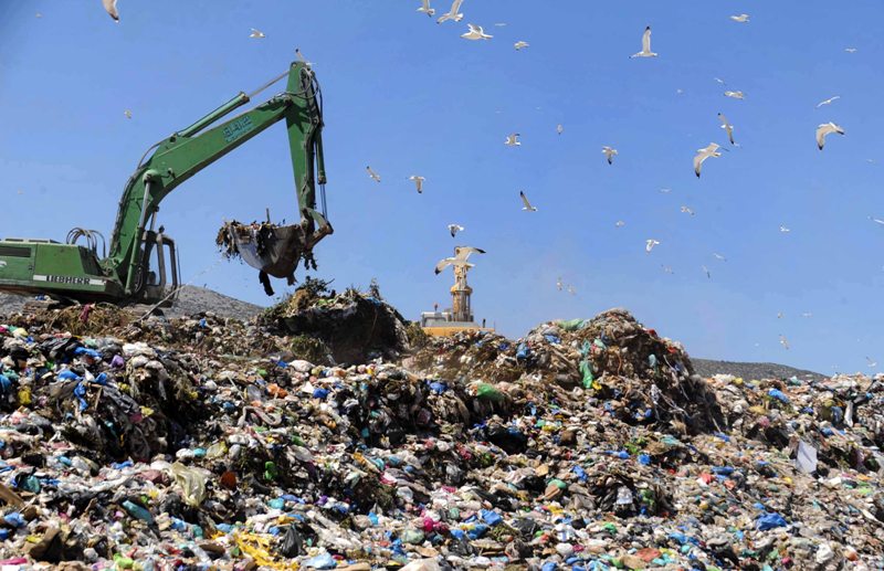 Με κλείσιμο του ΧΥΤΑ Φυλής απειλεί ο Σγουρός - Media