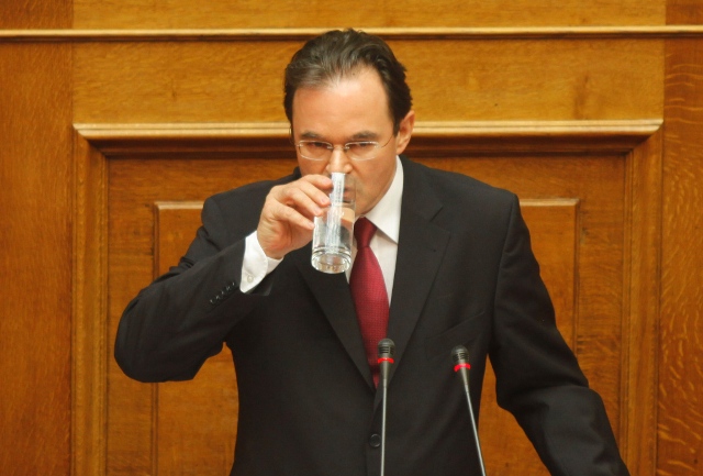 Βουλή: «Ναι» στην διεύρυνση του κατηγορητηρίου κατά του Γ. Παπακωνσταντίνου - Media