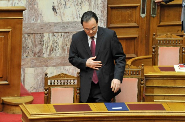 Σήμερα η απόφαση της Βουλής για Παπακωνσταντίνου  - Media