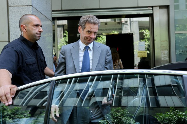 Πιλοτική μείωση του ΦΠΑ στην εστίαση, αντιπροτείνει η κυβέρνηση - Media