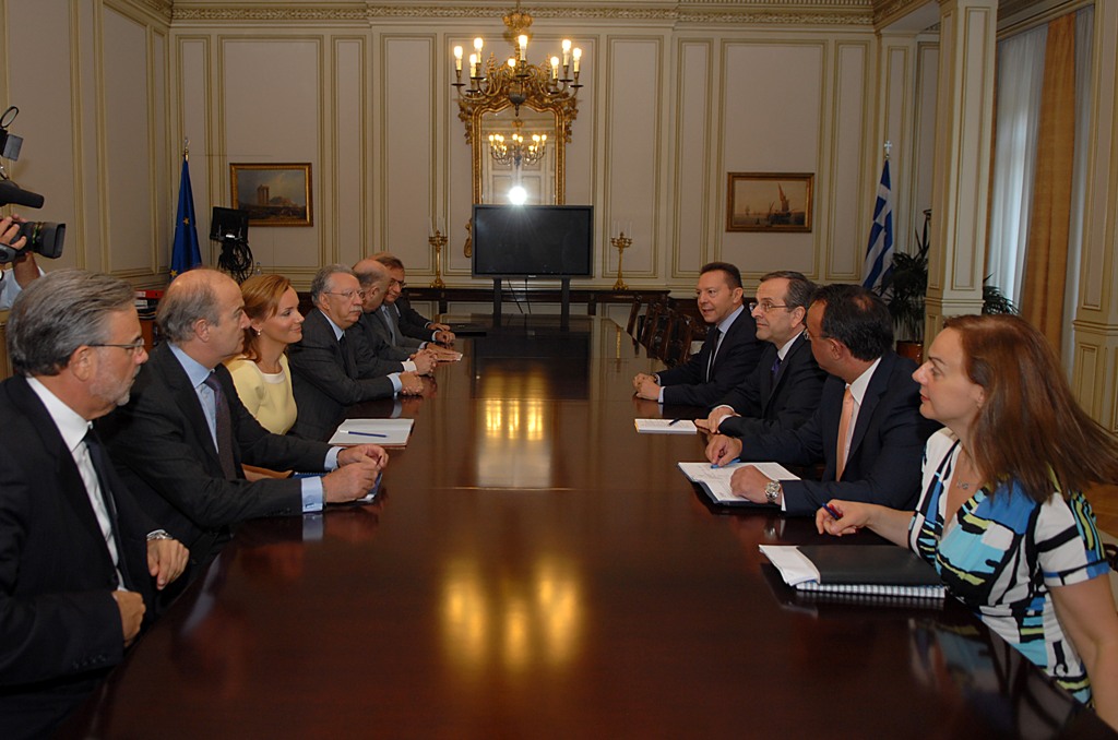 Στο Μέγαρο Μαξίμου οι τραπεζίτες - Media