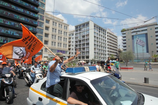 Στους δρόμους οι εργαζόμενοι στους ΟΤΑ ενόψει απολύσεων - Media