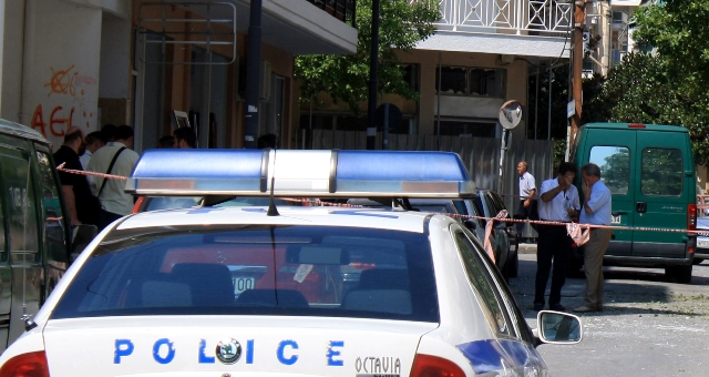 Στον εισαγγελέα οι δύο συλληφθέντες για την έκρηξη στη Λάρισα - Media