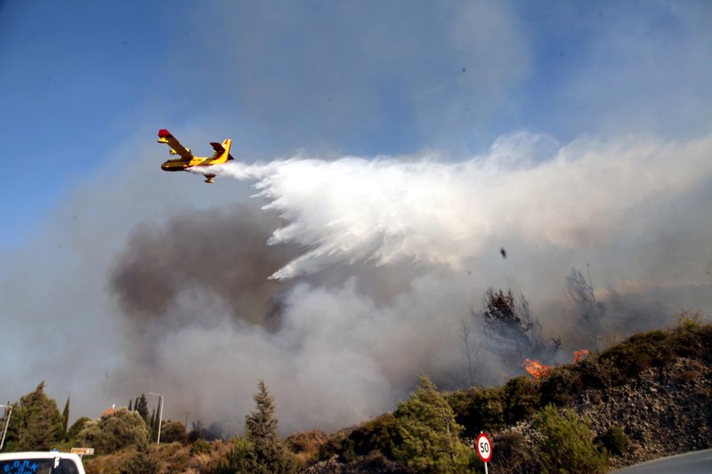 Συνελήφθη στρατιωτικός για τη φωτιά στη Ρόδο - Media