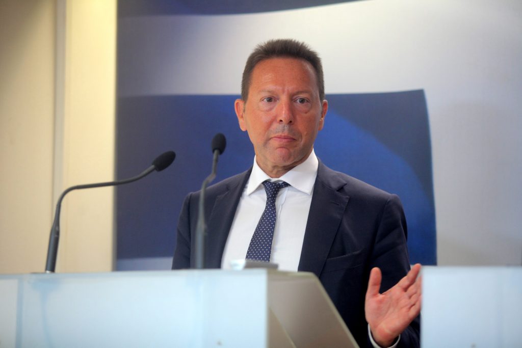 «Αποτελεσματική η συνεργασία» λέει ο Στουρνάρας και βάζει «πλάτη» στην τρόικα - Media