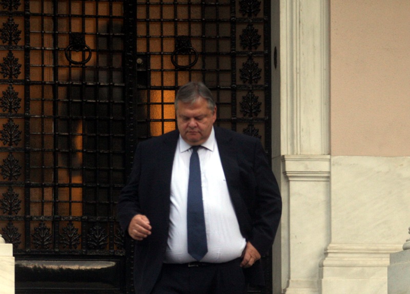 Η κυβέρνηση κάνει τη «δύσκολη» - Media