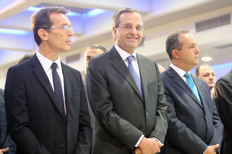 Ούτε ψύλλος στον κόρφο τους... - Media