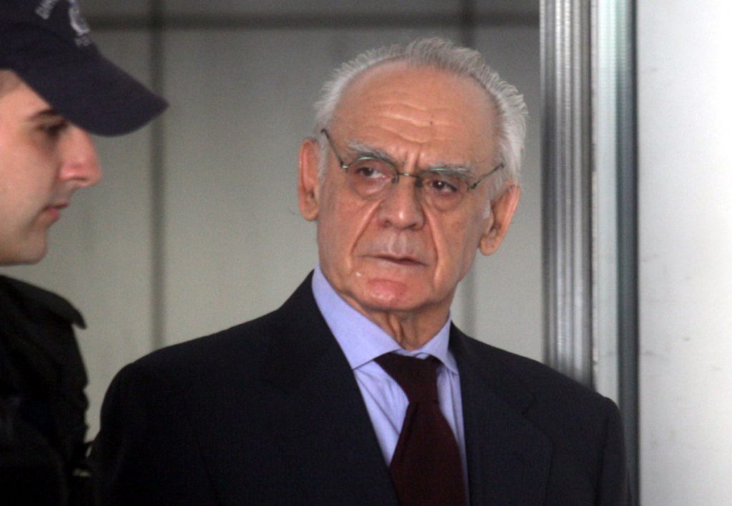 Ο Άκης θέλει να τον λέμε υπουργό! - Media