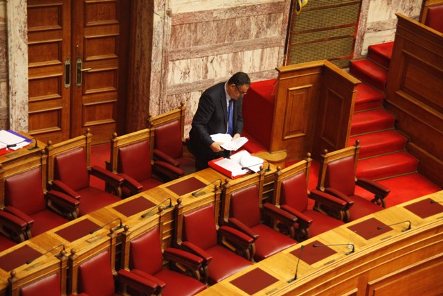 Η κυβέρνηση επανέφερε την τροπολογία – σκάνδαλο για το «πόθεν έσχες» των πολιτικών - Media