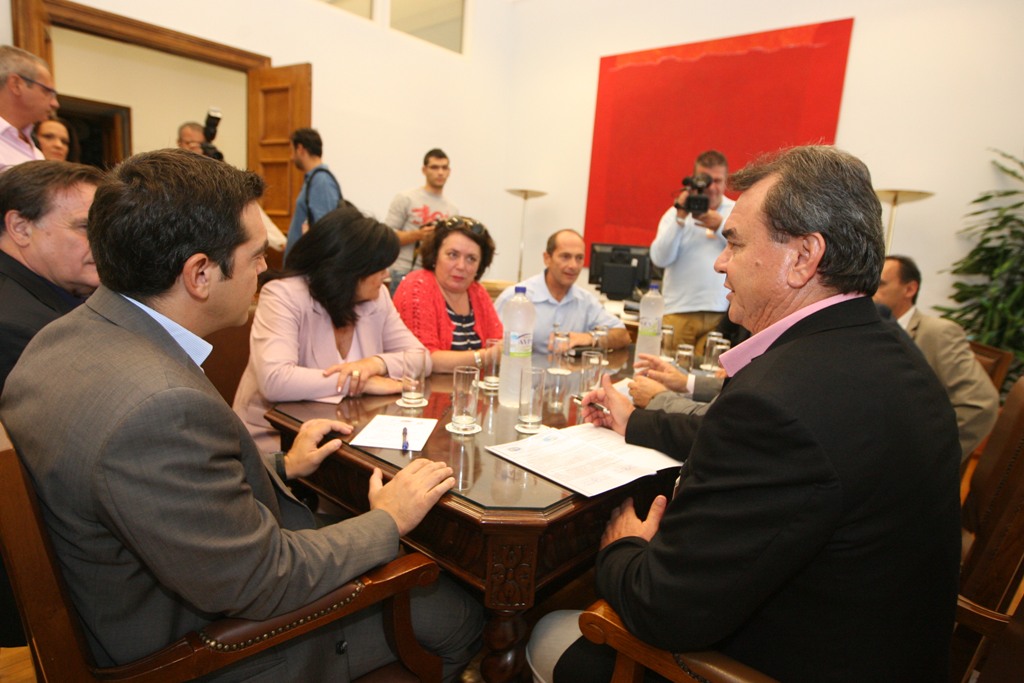 Τσίπρας: Θέλουμε εκδημοκρατισμό της Αστυνομίας - Media