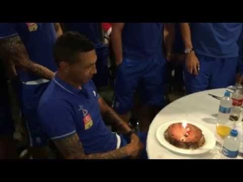 Έκλεισε τα 30 ο Χολέμπας (Video) - Media