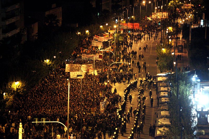 Δεκάδες χιλιάδες τίμησαν την επέτειο του Πολυτεχνείου - Media