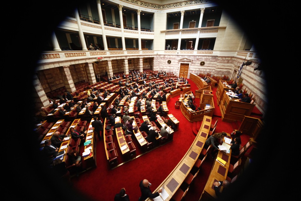 Υπερψηφίστηκε η τροπολογία για τα φάρμακα - Media