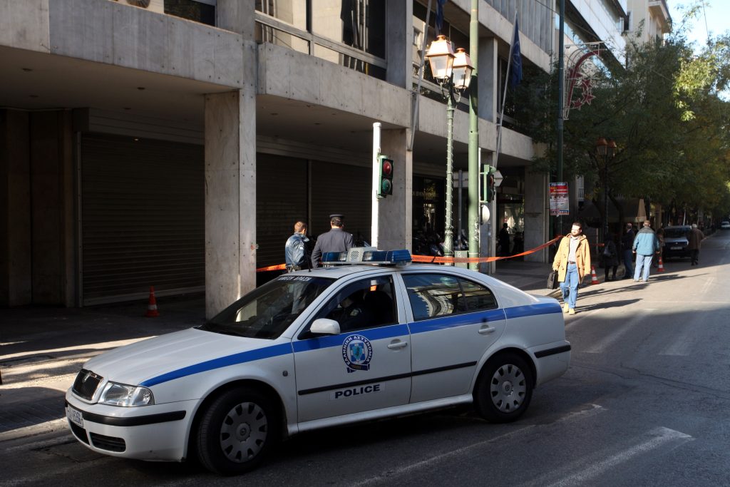 Αστυνομικές έρευνες για όπλα σε Αθήνα και Θεσσαλονίκη - Δύο συλλήψεις - Media