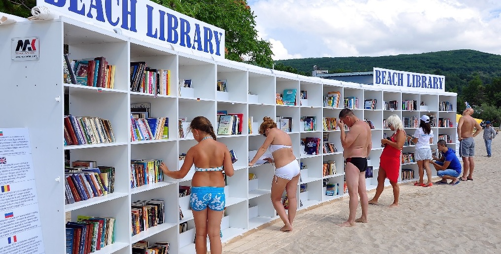 Βιβλιοθήκες παραλίας: Από τη Βουλγαρία στην Εύβοια - Media