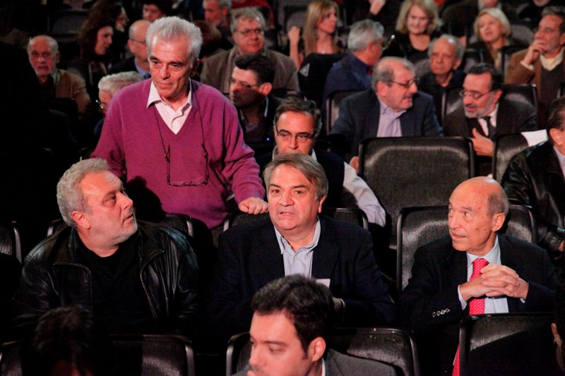 Οι 58 αποχρώσεις του γκρι - Media