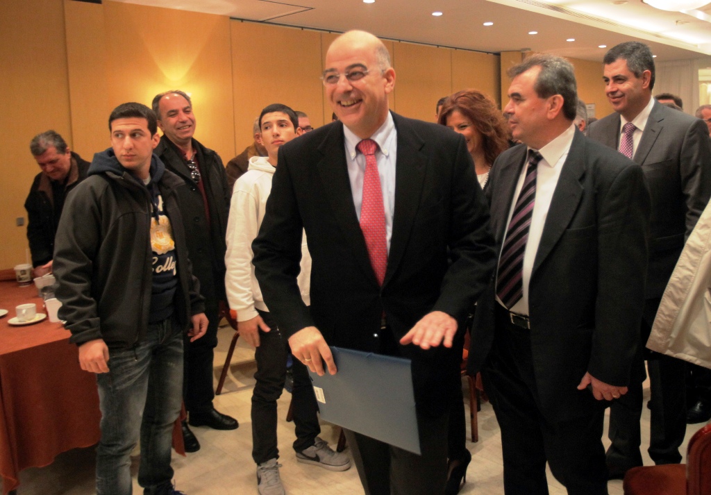 Συγχαρητήρια Δένδια προς αστυνομικούς για τη σύλληψη Λιάπη - Media