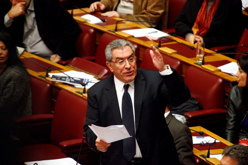 Η Βουλή αποφάσισε άρση ασυλίας Καπερνάρου - Media