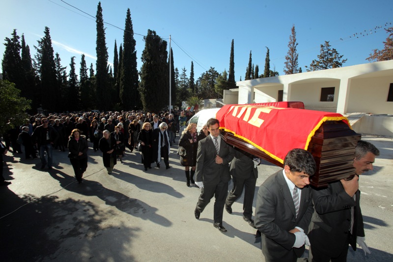 Τελέστηκε η πολιτική κηδεία του Ορέστη Κολοζώφ - Media
