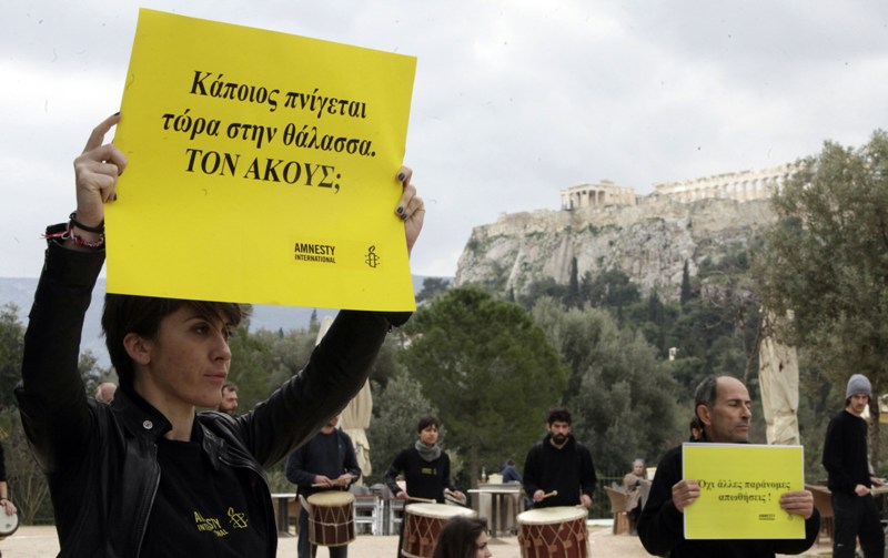 Η Διεθνής Αμνηστία ζητά την τιμωρία της Ελλάδας για τις επαναπροωθήσεις μεταναστών - Media