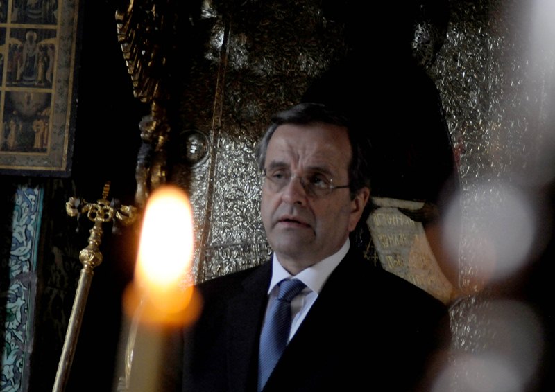 Με τη βοήθεια του Θεού στεκόμαστε όρθιοι, λέει ο Σαμαράς από το Άγιο Όρος - Media