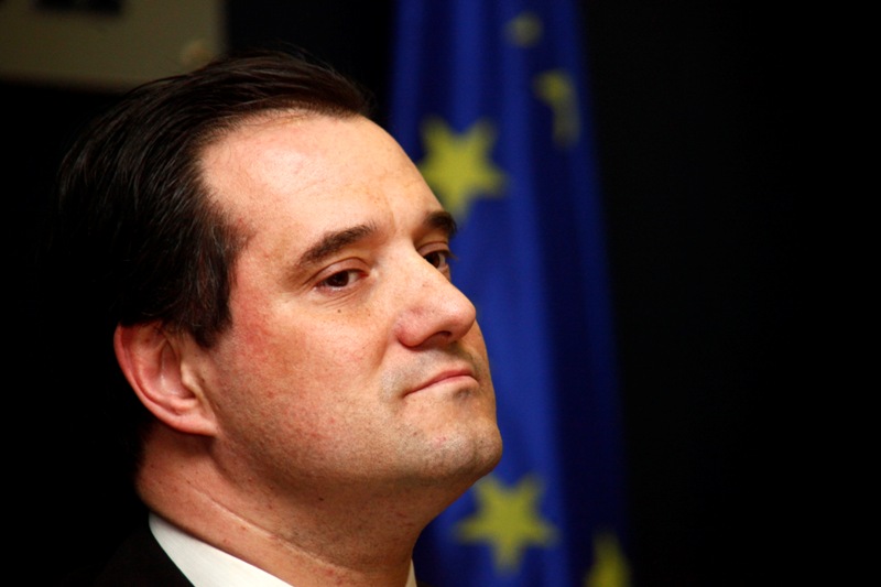 Απορώ πως την παλεύουν ακόμη οι Έλληνες… - Media