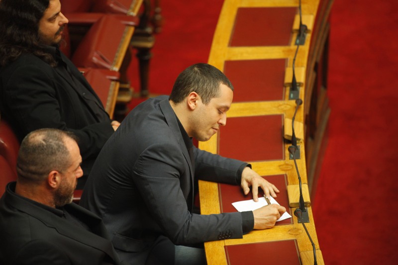 Ο Κασιδιάρης μαζεύει υπογραφές για Προανακριτική κατά Σαμαρά (Video) - Media