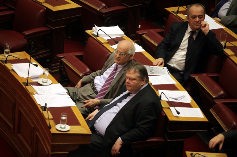 Βενιζέλος προς Απόστολο Κακλαμάνη: Είσαι που@@γερος! - Media