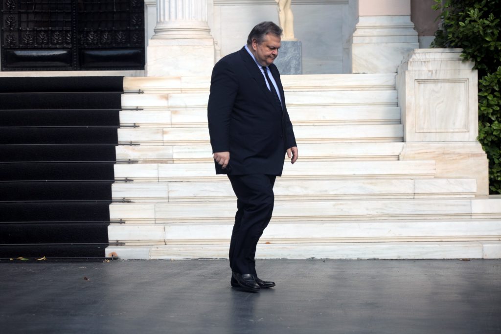 Όμηρος του Βενιζέλου ο Σαμαράς, όμηρος του διλήμματος του ο Βενιζέλος - Media