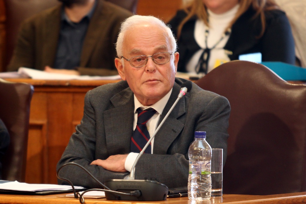 Δεν τίθεται θέμα εξόδου Μανιτάκη από την κυβέρνηση - Media