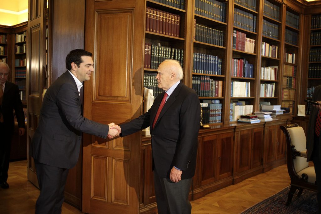 Συνάντηση Παπούλια - Τσίπρα τη Δευτέρα - Media